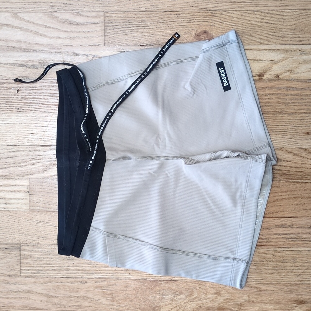 Bandit 7" Ribbed Shorts in Cream